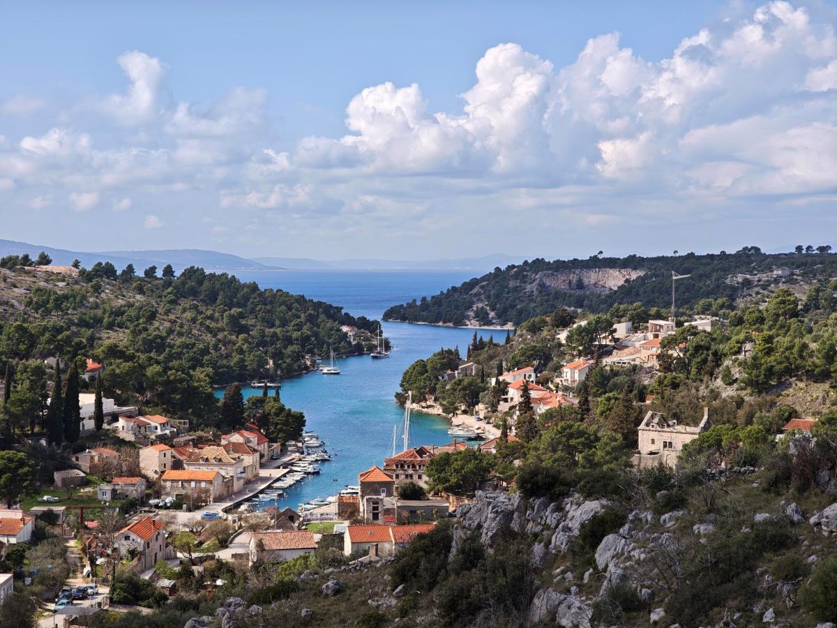 bobovi&scaron;ća-village-brac-island.jpg