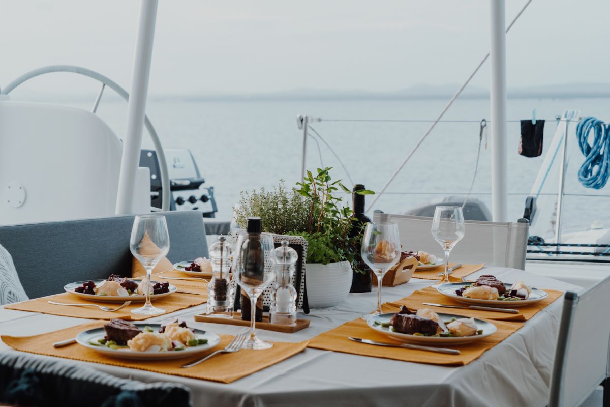 Sailing Life: Provisioning & Cooking on the Boat Tips