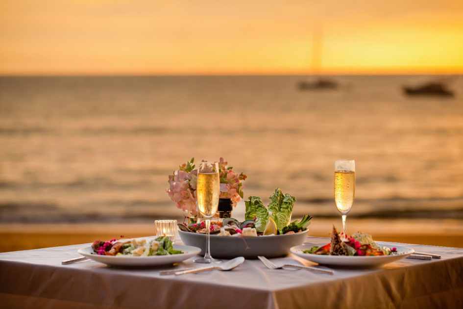 romantic-dinner-on-a-honeymoon-sailing-holiday-croatia.jpg