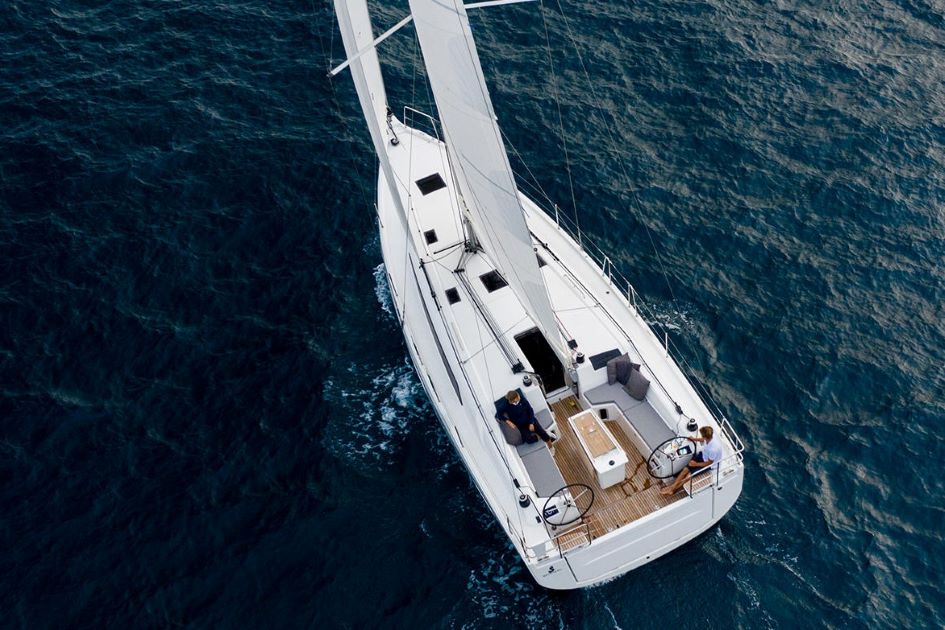 sailboat-charter-croatia-beneteau-oceanis-401.jpg