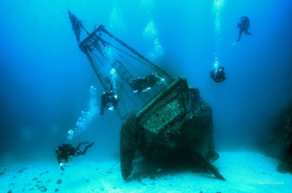 scuba-diving-vis-fortunal-boat-wreck.jpg