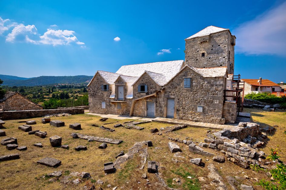 skrip-village-brac-sailing-guide.jpg