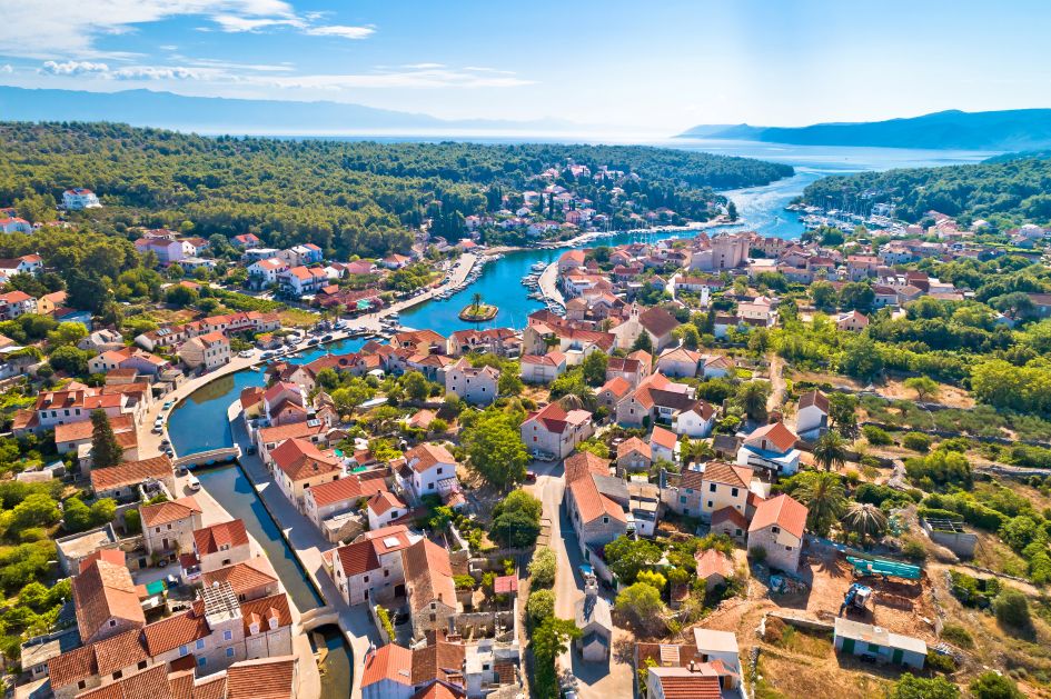 vrboska-hvar-sailing-guide.jpg