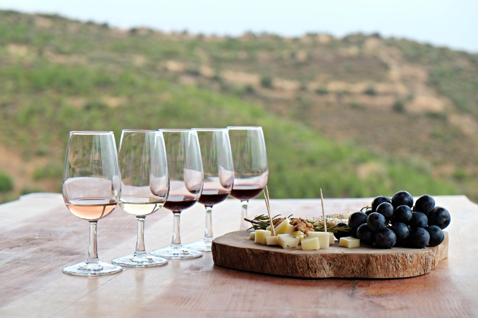 wine-tasting-on-a-sailing-holiday-in-croatia.jpg