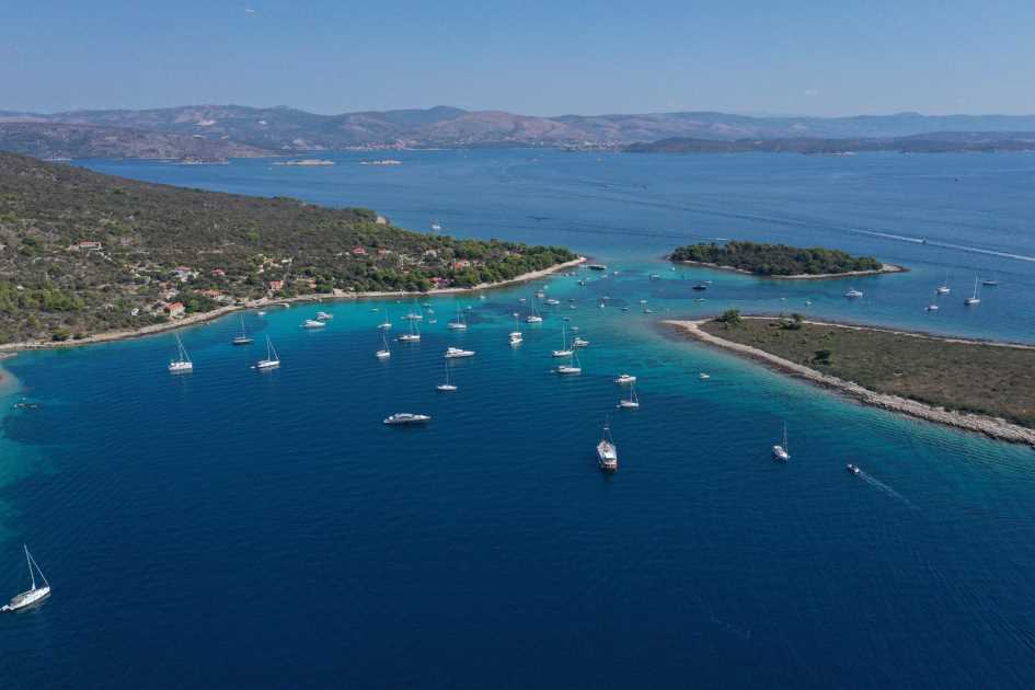 blue-lagoon-yachts-anchorage-drvenik-veliki-dalmatia.jpeg