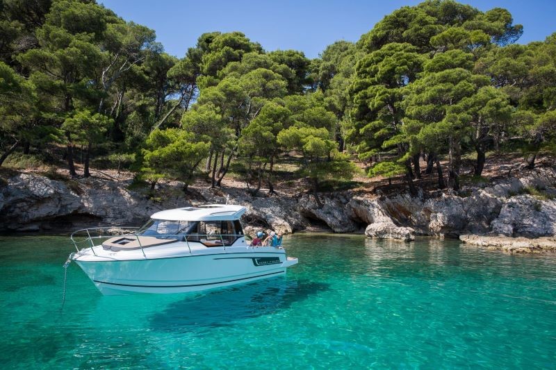 Jeanneau Merry Fisher 795 motor boat rent Trogir, Split, Croatia