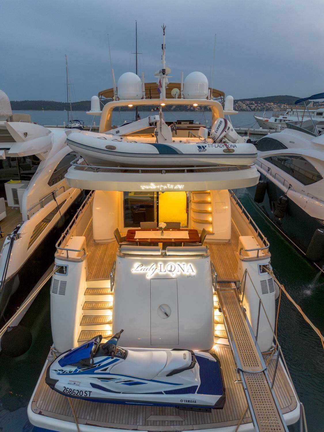 Amer 86 Lady Lona