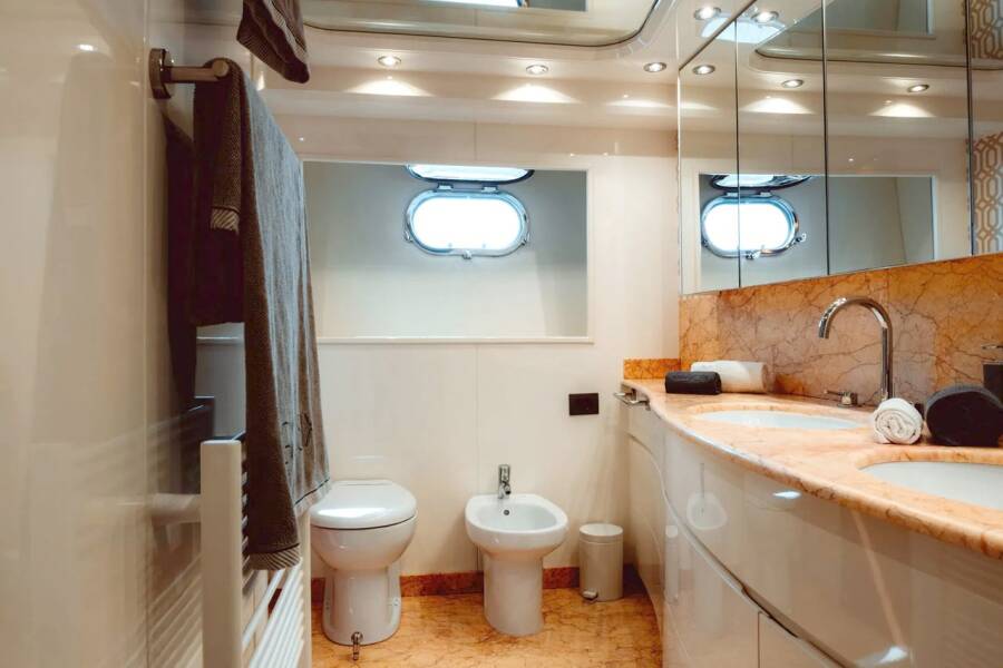 Astondoa 82 GLX Magic Six