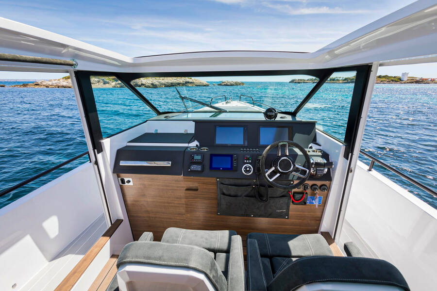 Axopar 37 XC Cross Cabin Traverso