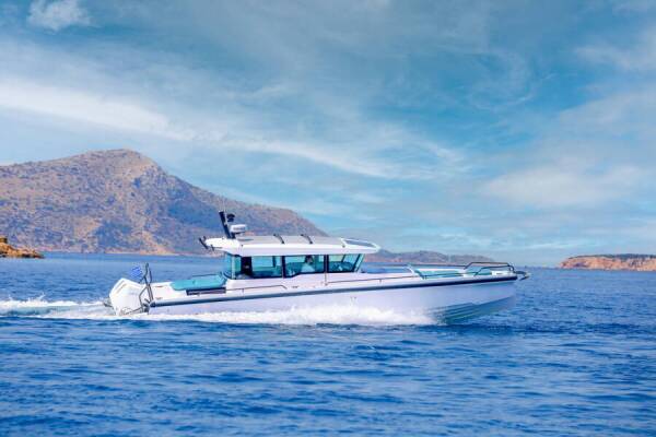 Axopar 37 XC Cross Cabin Dionne