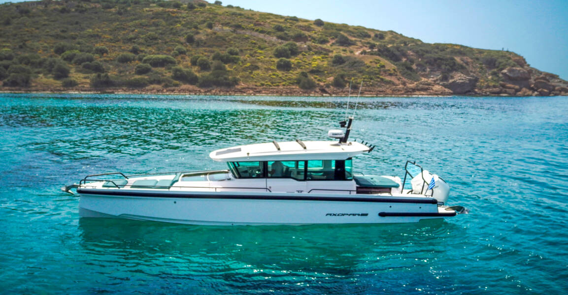 Axopar 37 XC Cross Cabin Dionne