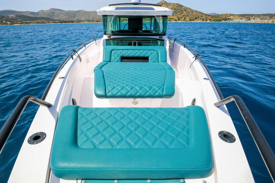 Axopar 37 XC Cross Cabin Dionne