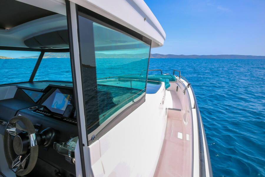 Axopar 37 XC Cross Cabin Dionne