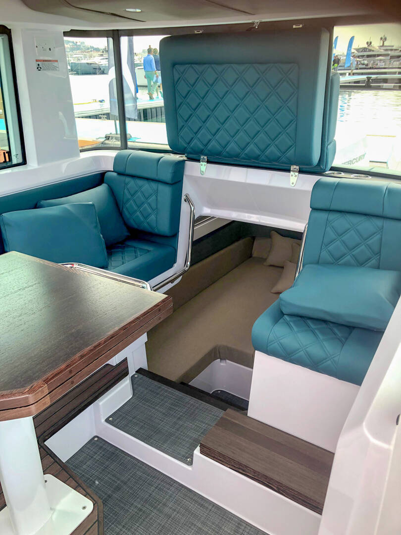 Axopar 37 XC Cross Cabin Dionne