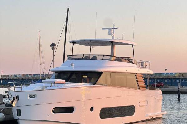 Azimut Magellano 66 Moon light