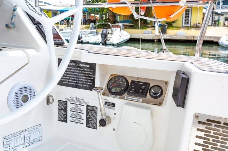 Bavaria 37 