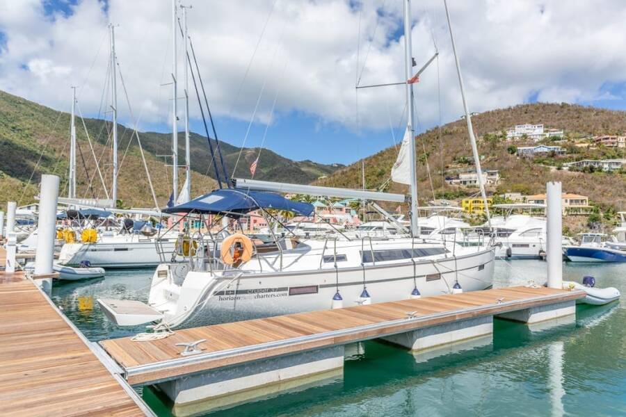 Bavaria 37 