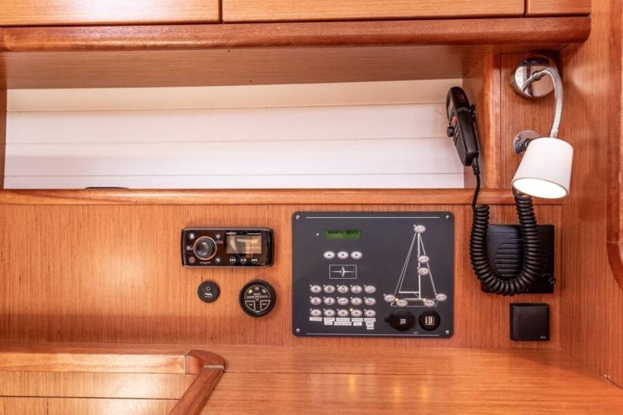 Bavaria 37 