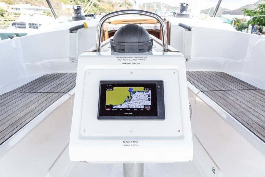 Bavaria 37 