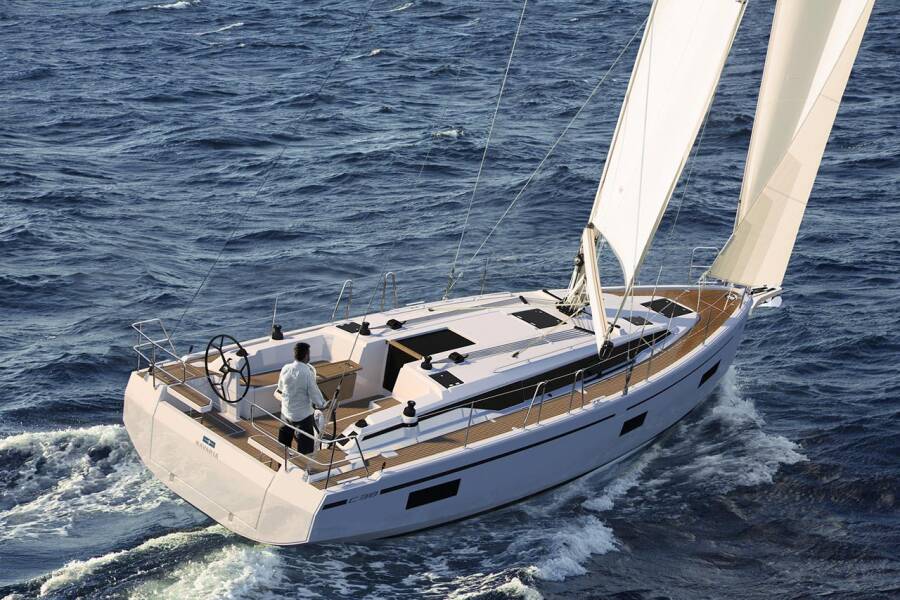 Bavaria C38 Simea