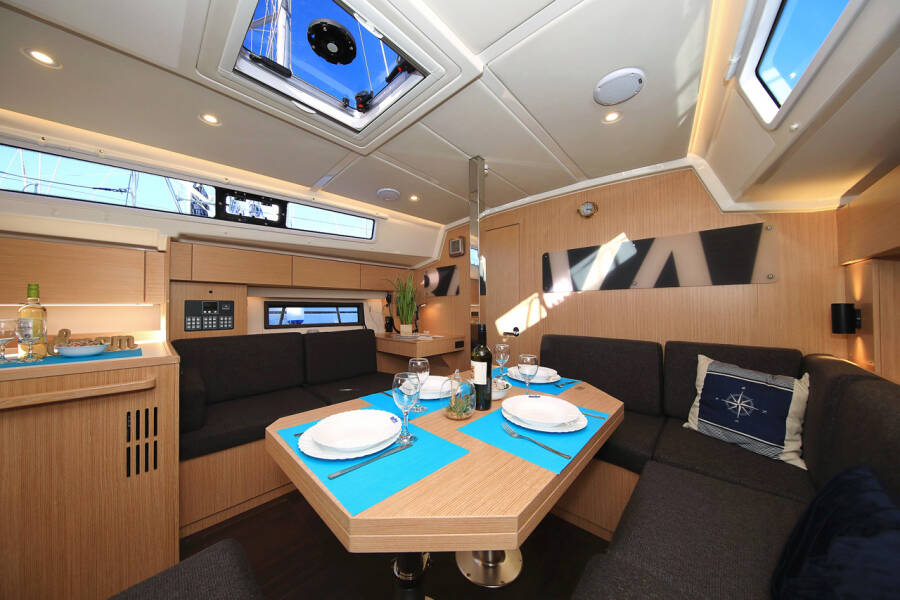 Bavaria C42 Style Lizzy