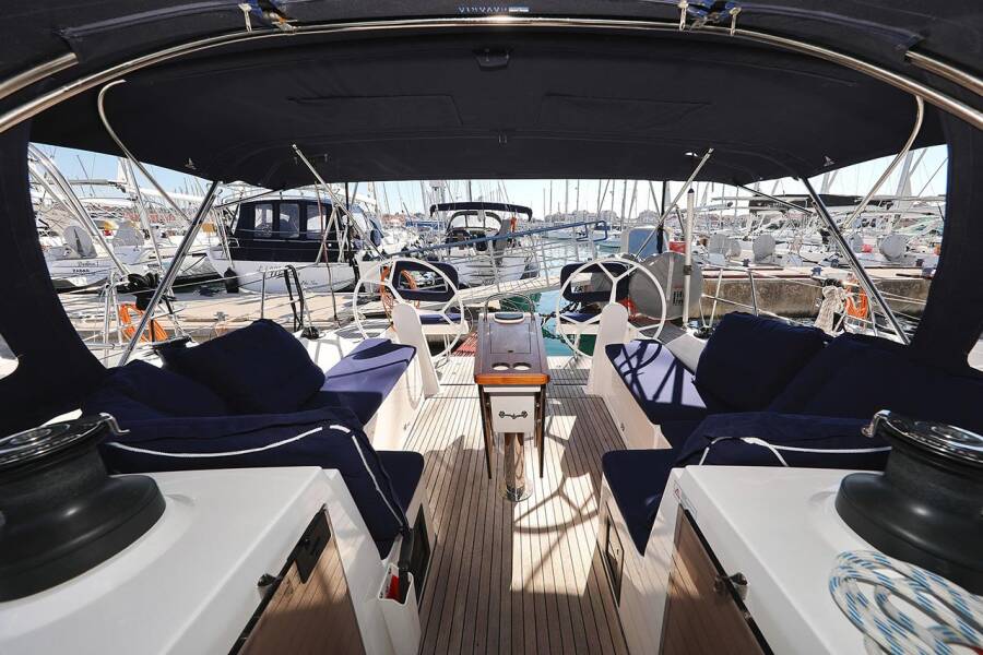 Bavaria C42 First Light