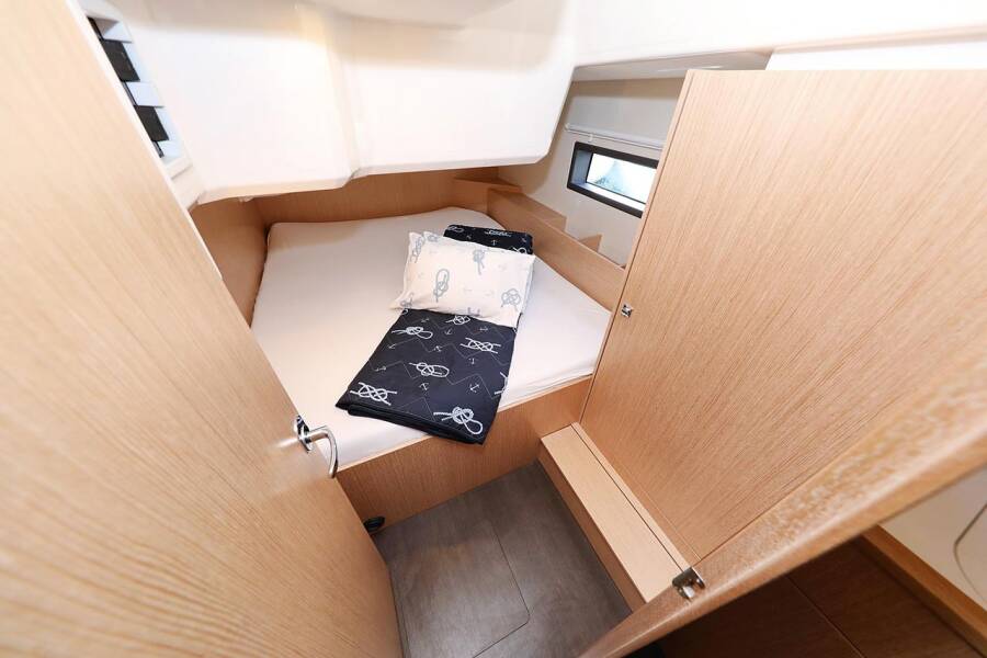 Bavaria C42 First Light