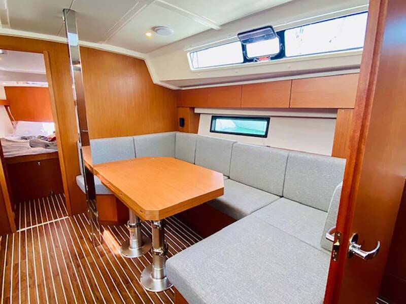 Bavaria C42 PRESTIGE