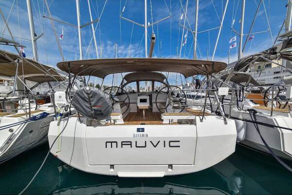 Bavaria C42 Mauvic