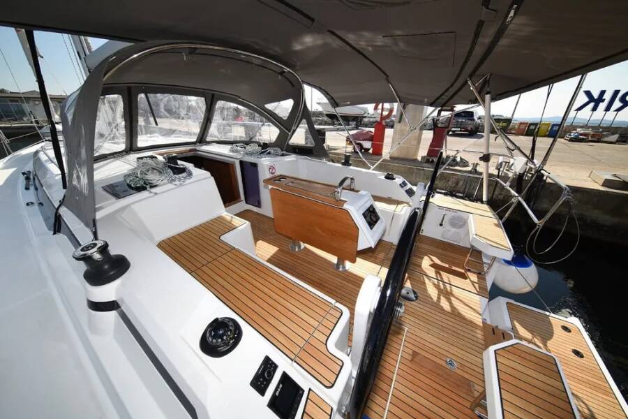 Bavaria C42 DNA