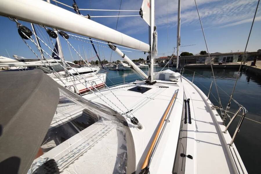 Bavaria C42 DNA