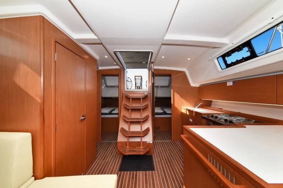 Bavaria C42 DNA