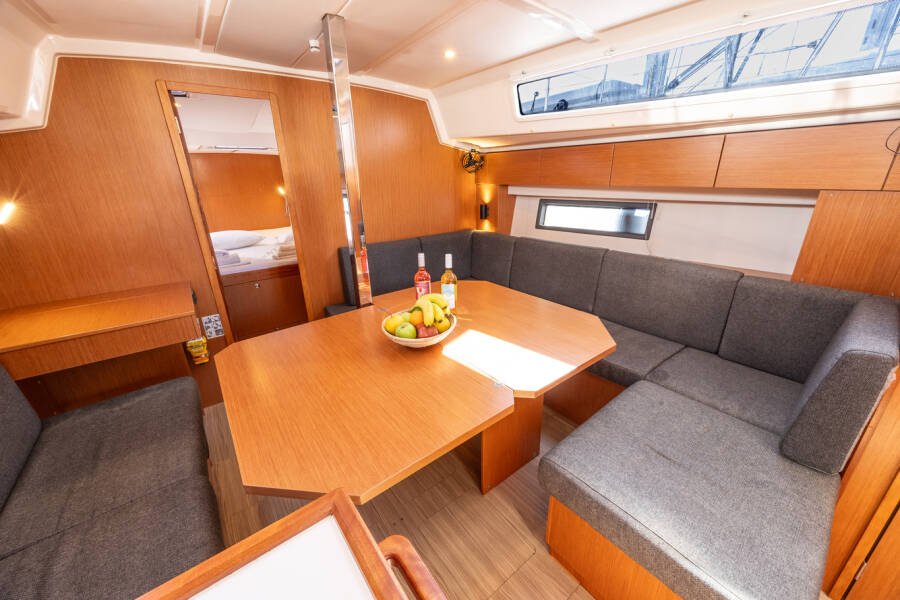 Bavaria C42 Arian