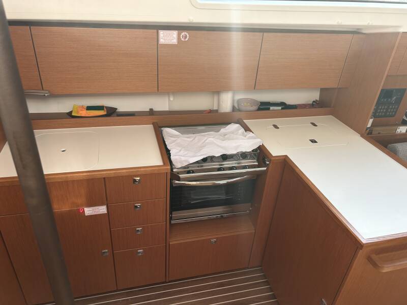 Bavaria C42 Juju