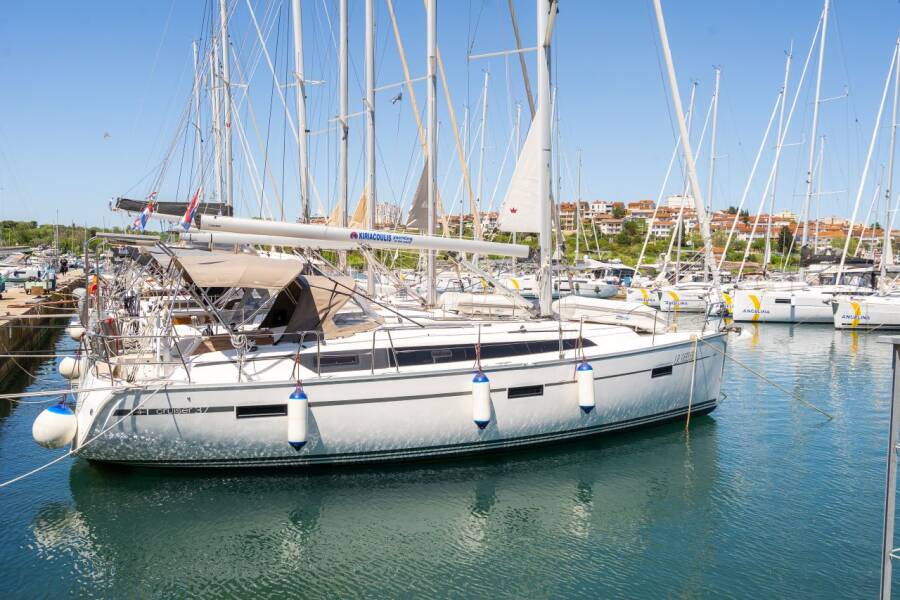 Bavaria Cruiser 37 Kata