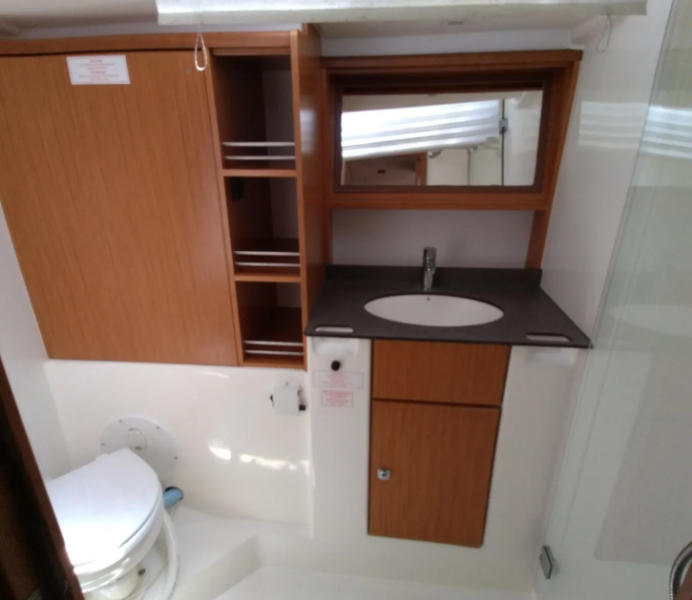 Bavaria Cruiser 51 Gin Tonic