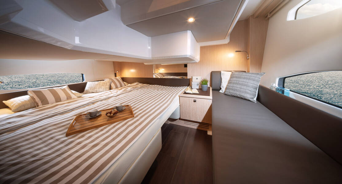 Bavaria SR36HT Lilian