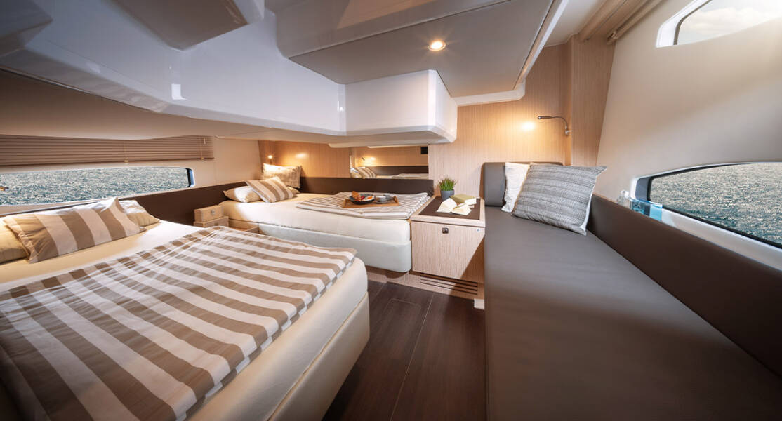 Bavaria SR36HT Lilian