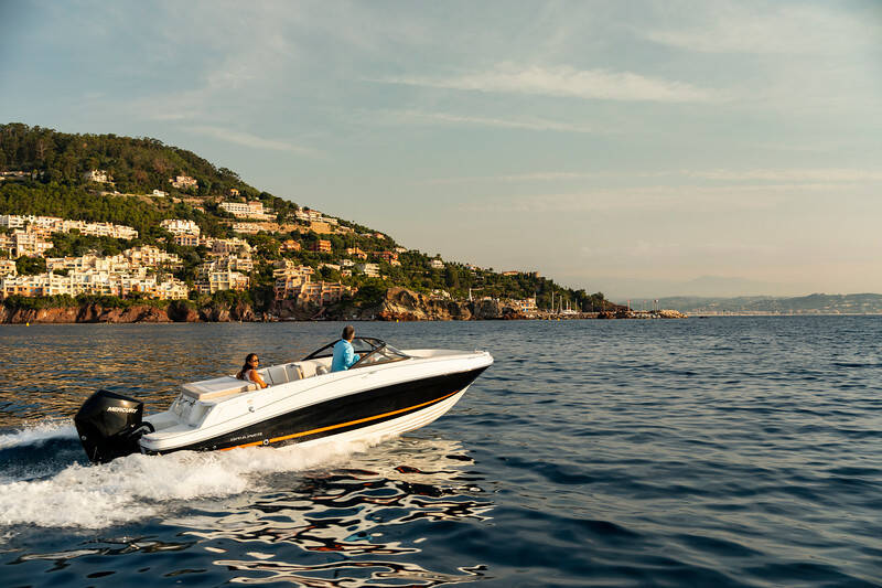 Bayliner VR5 Outboard Bowrider