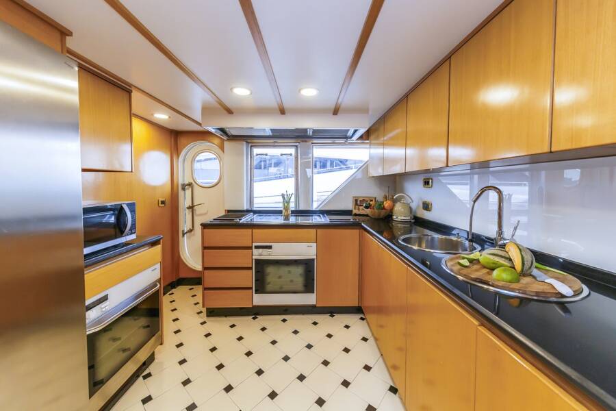 Benetti Classsic 115 To Je To