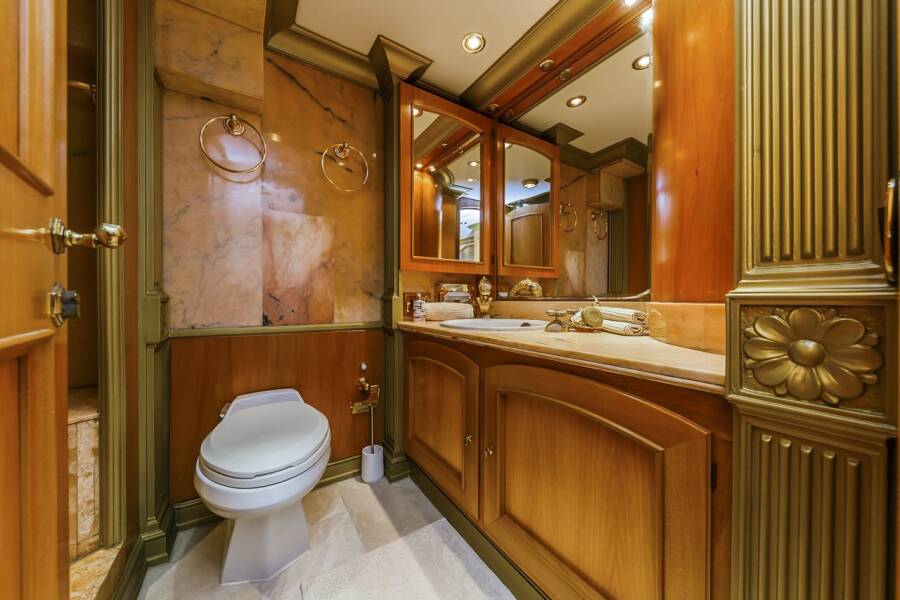 Benetti Classsic 115 To Je To