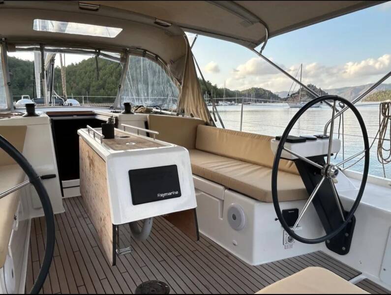 Dufour 390 GL Sail Corvus