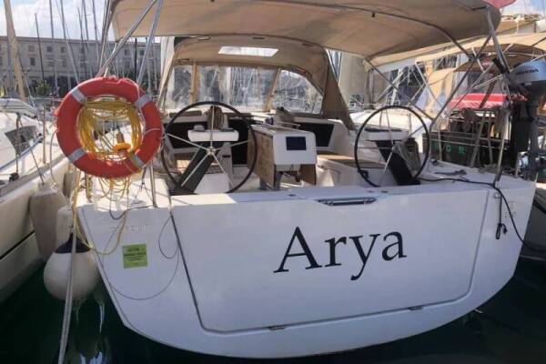 Dufour 390 Arya
