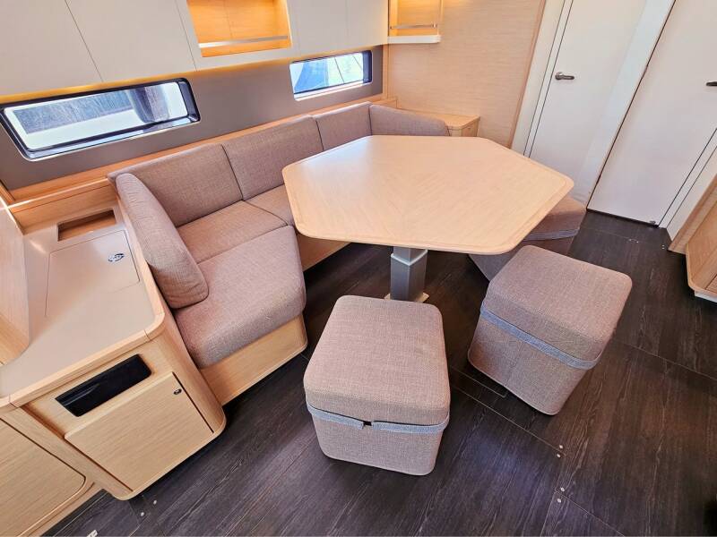 Dufour 44 Adagio