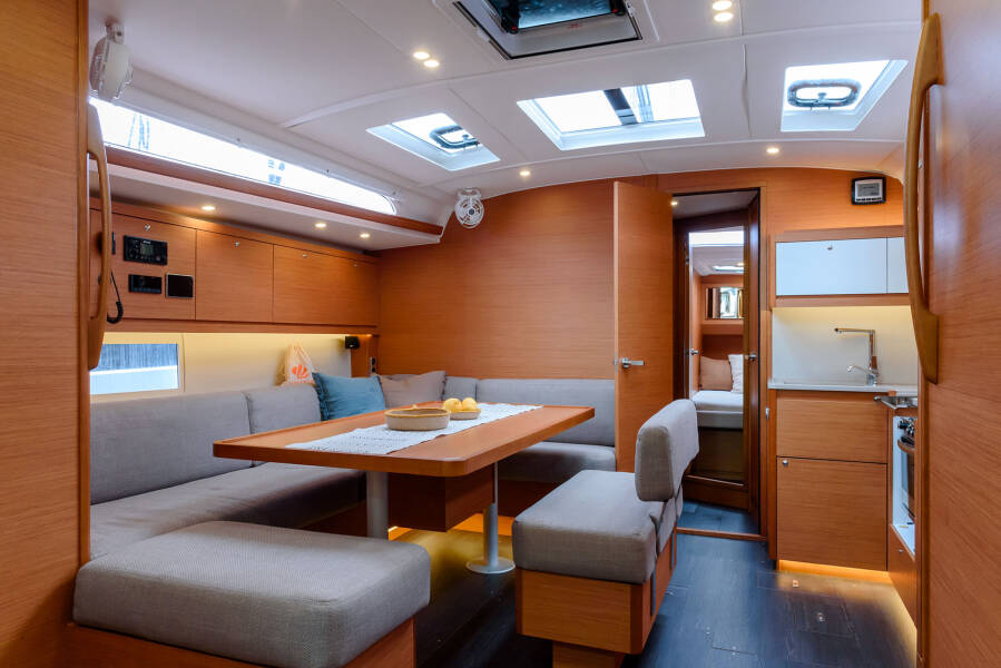 Dufour 470 Dione