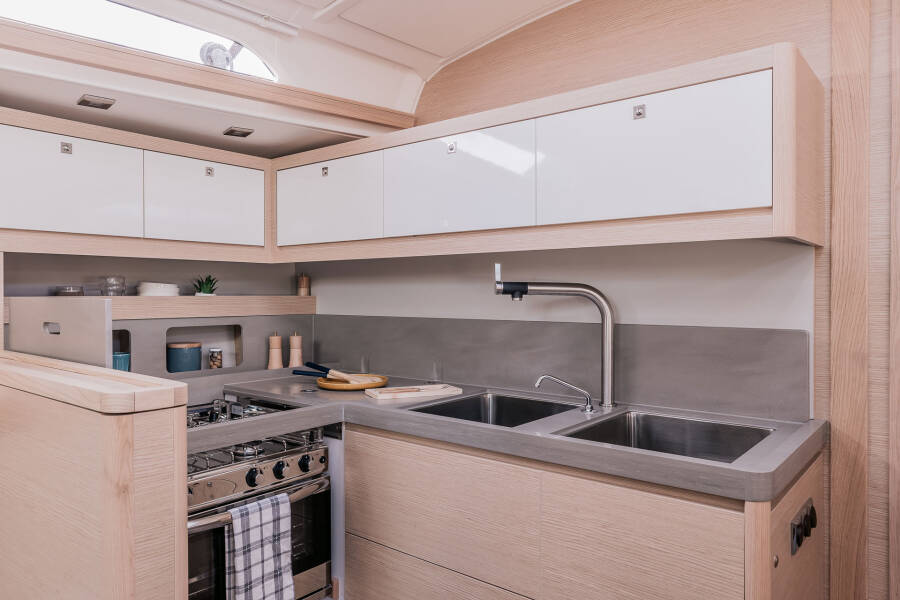 Dufour 470 Bedda Matri