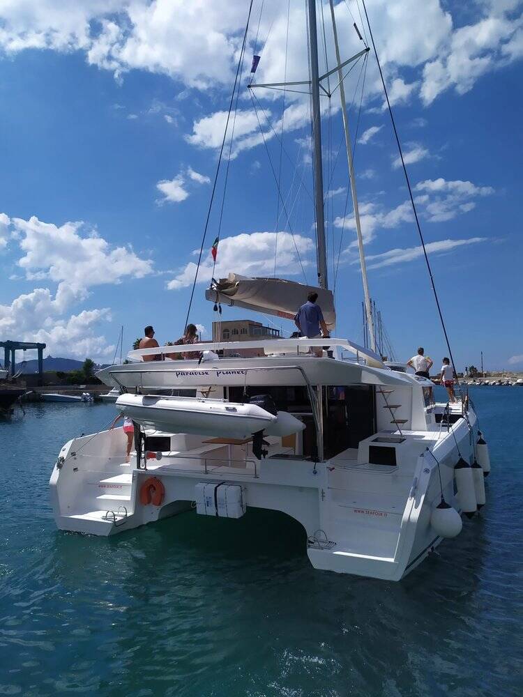 Dufour 48 Catamaran Paradise Planet