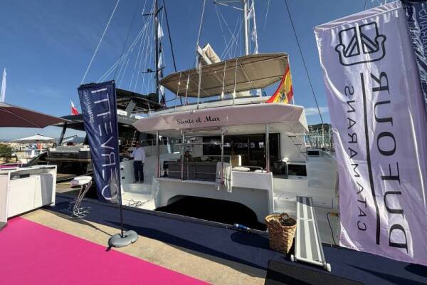 Dufour 48 Catamaran Siente El Mar