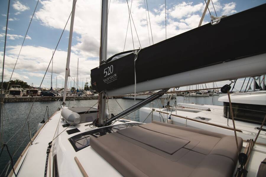 Dufour 520 GL Blue Moon