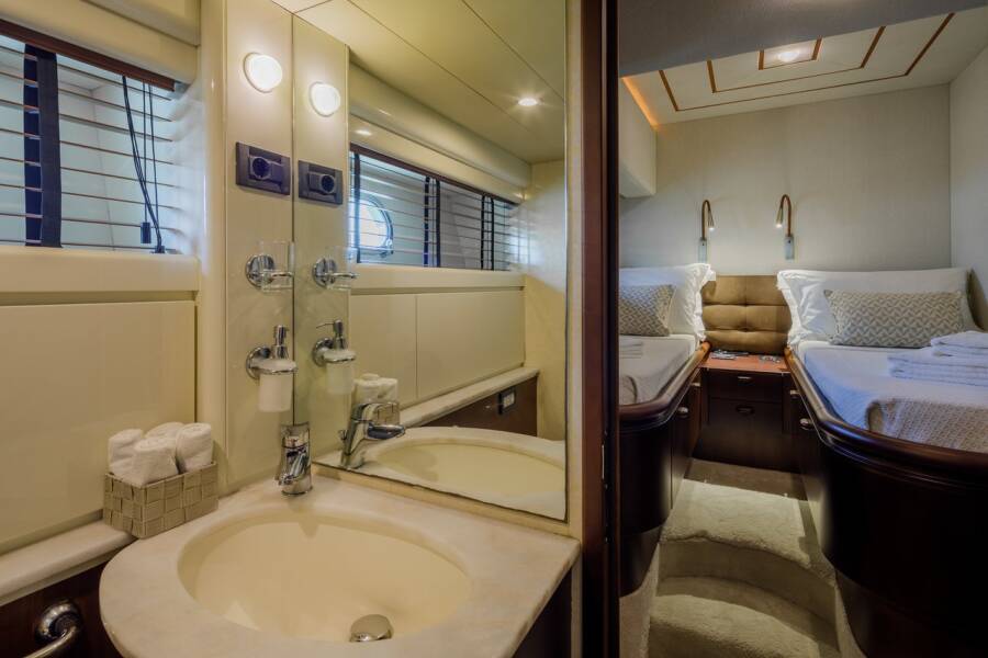 Ferretti Yachts 720 My Way
